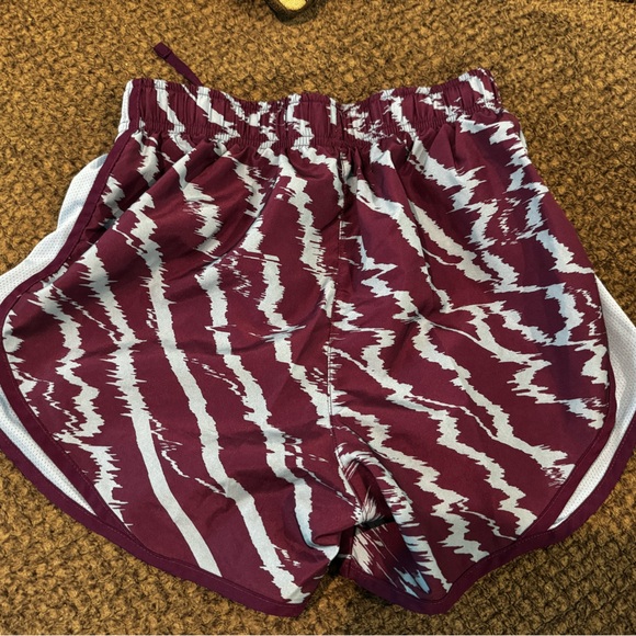 Nike Running Shorts - Picture 3 of 3